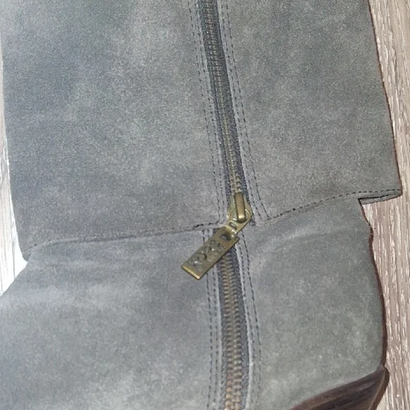 Suede Fold-Over Mid-Calf Heeled Boots - Gray - Picture 3 of 5